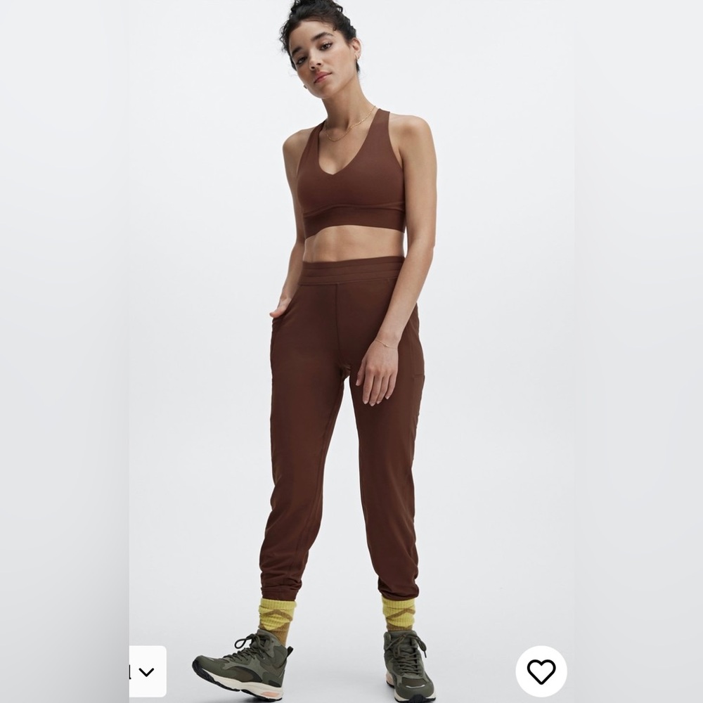Fabletics High Waisted Cold Weather Pocket Jogger size M